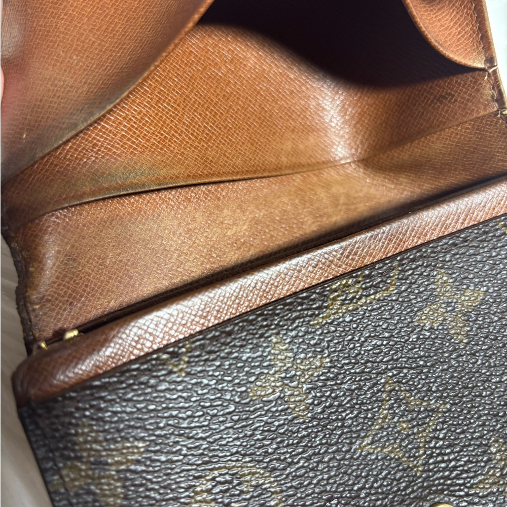 LOUIS VUITTON COMPACT WALLET - Picture 14 of 16